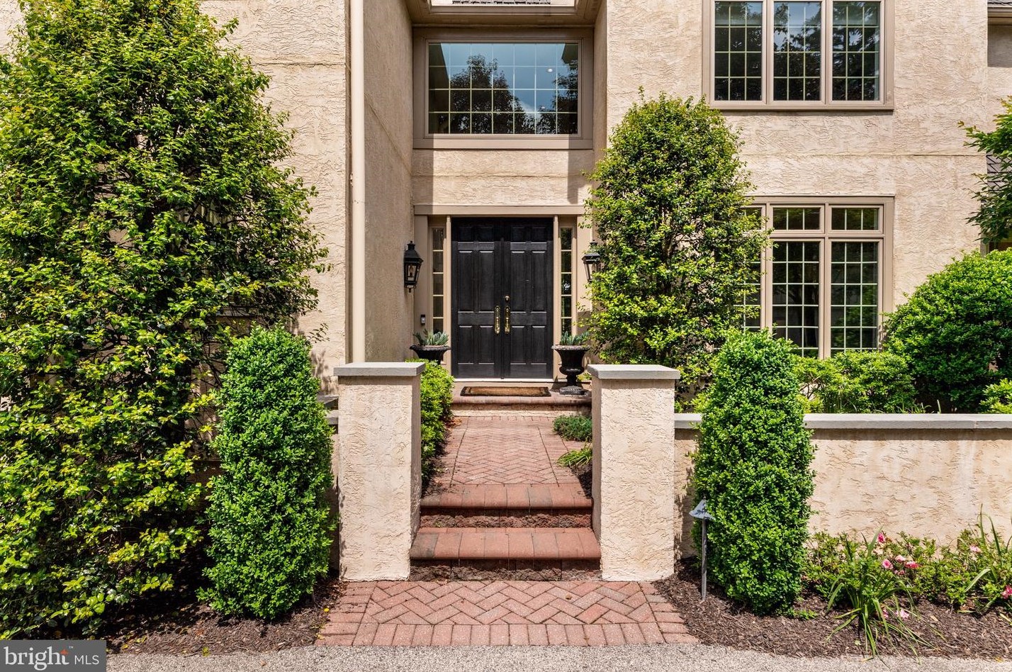 1208 Denbigh Ln, Wayne, PA 19087