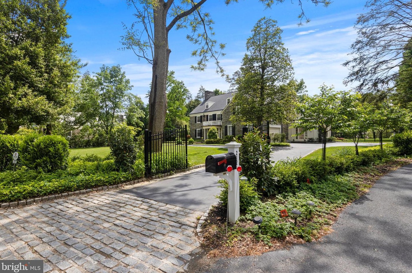 212 Laurel Ln, Haverford, PA 19041-1722