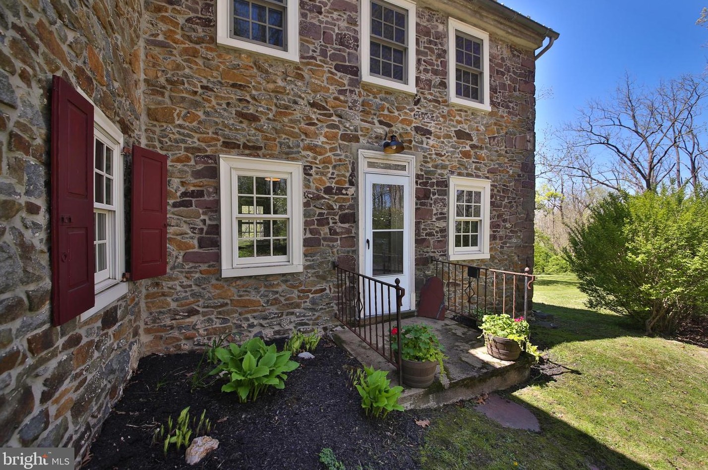 54 Cepp Rd, Perkiomenville, PA 18074-9758