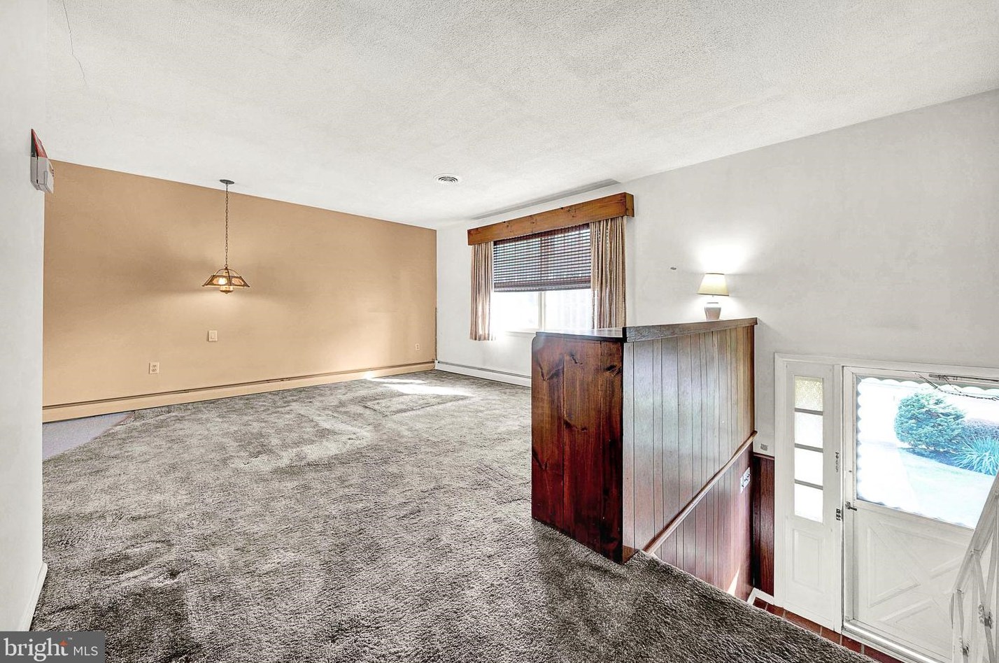 219 Hancock Rd, North Wales PA  19454-2370 exterior