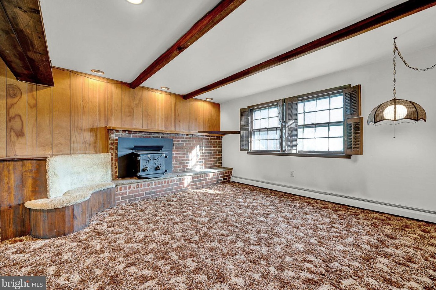 219 Hancock Rd, North Wales PA  19454-2370 exterior