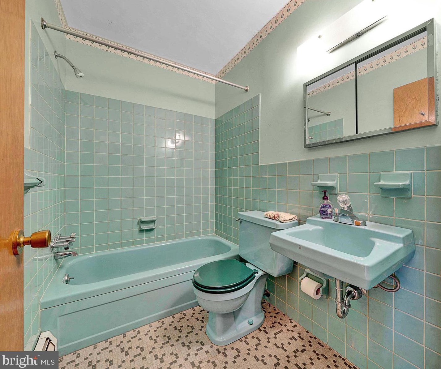 219 Hancock Rd, North Wales PA  19454-2370 exterior