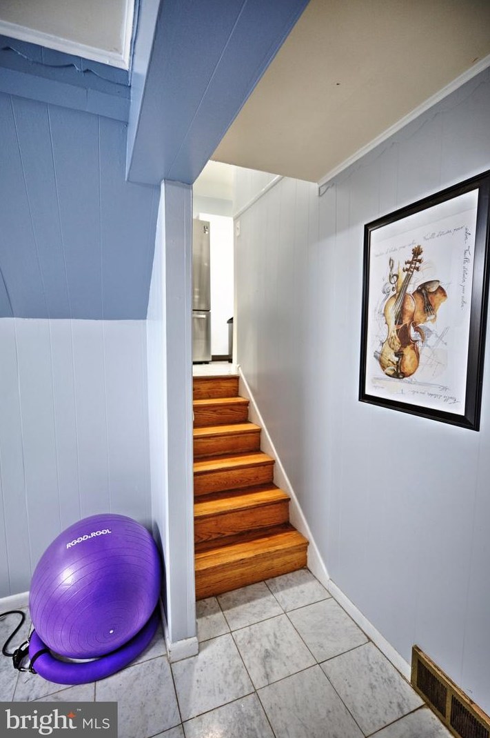 517 Barbara Dr, Norristown PA  19403-4101 exterior