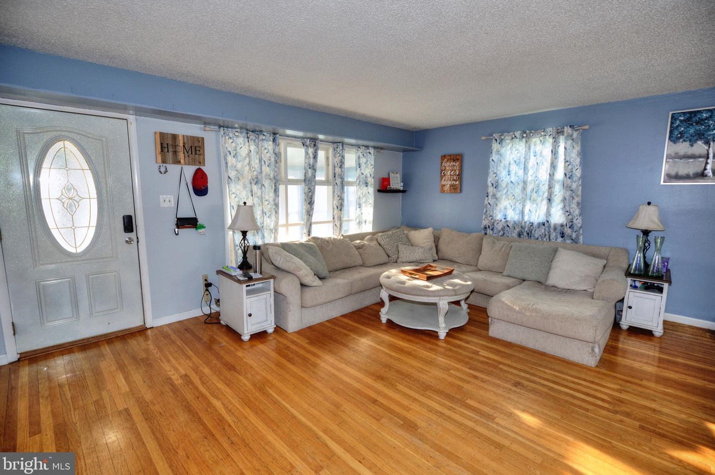 517 Barbara Dr, Norristown PA  19403-4101 exterior