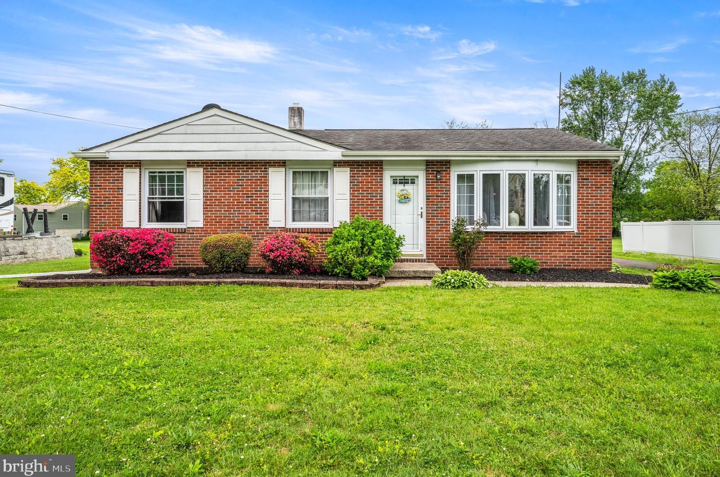 3064 Pruss Hill Rd, Pottstown, PA 19464-2217