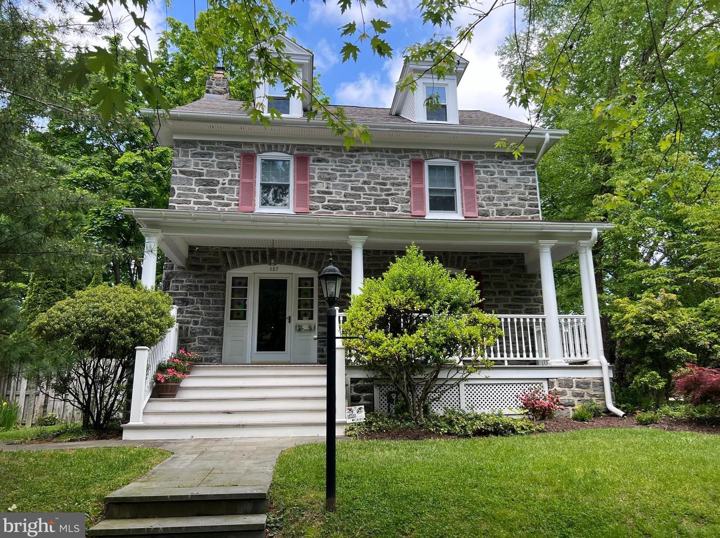127 Woodside Ave, Penn Valley, PA 19072-2427