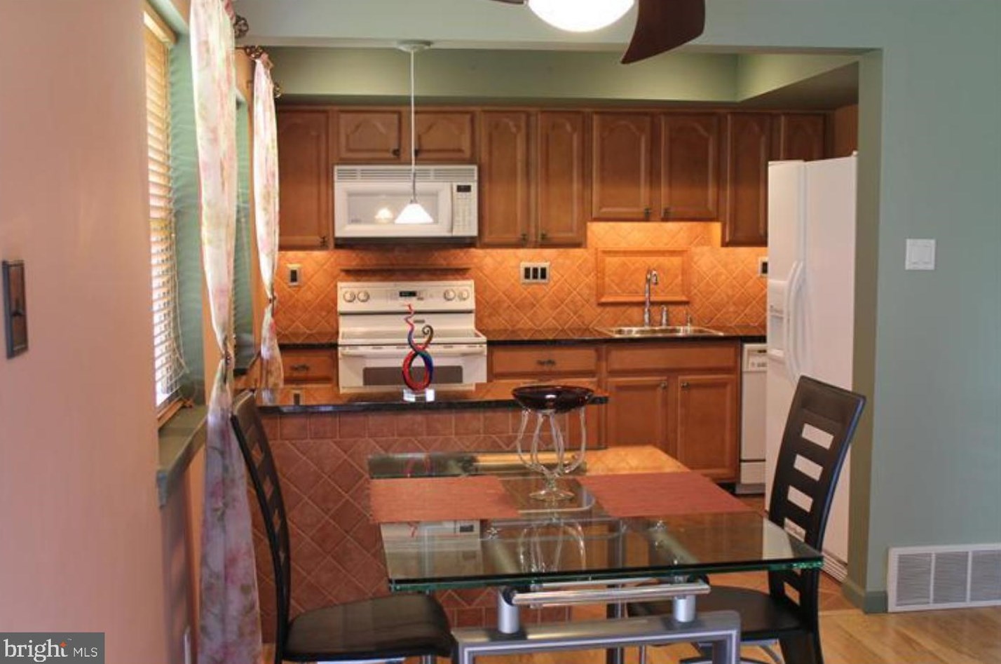 33 Kearney Dr, North Wales, PA 19454
