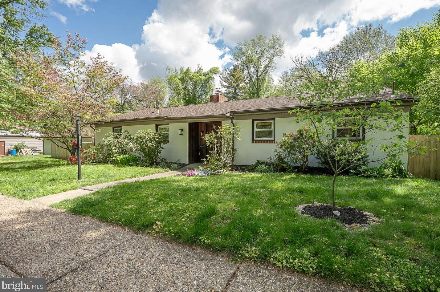 7859 Mill Rd, Melrose Park, PA 19027-2745