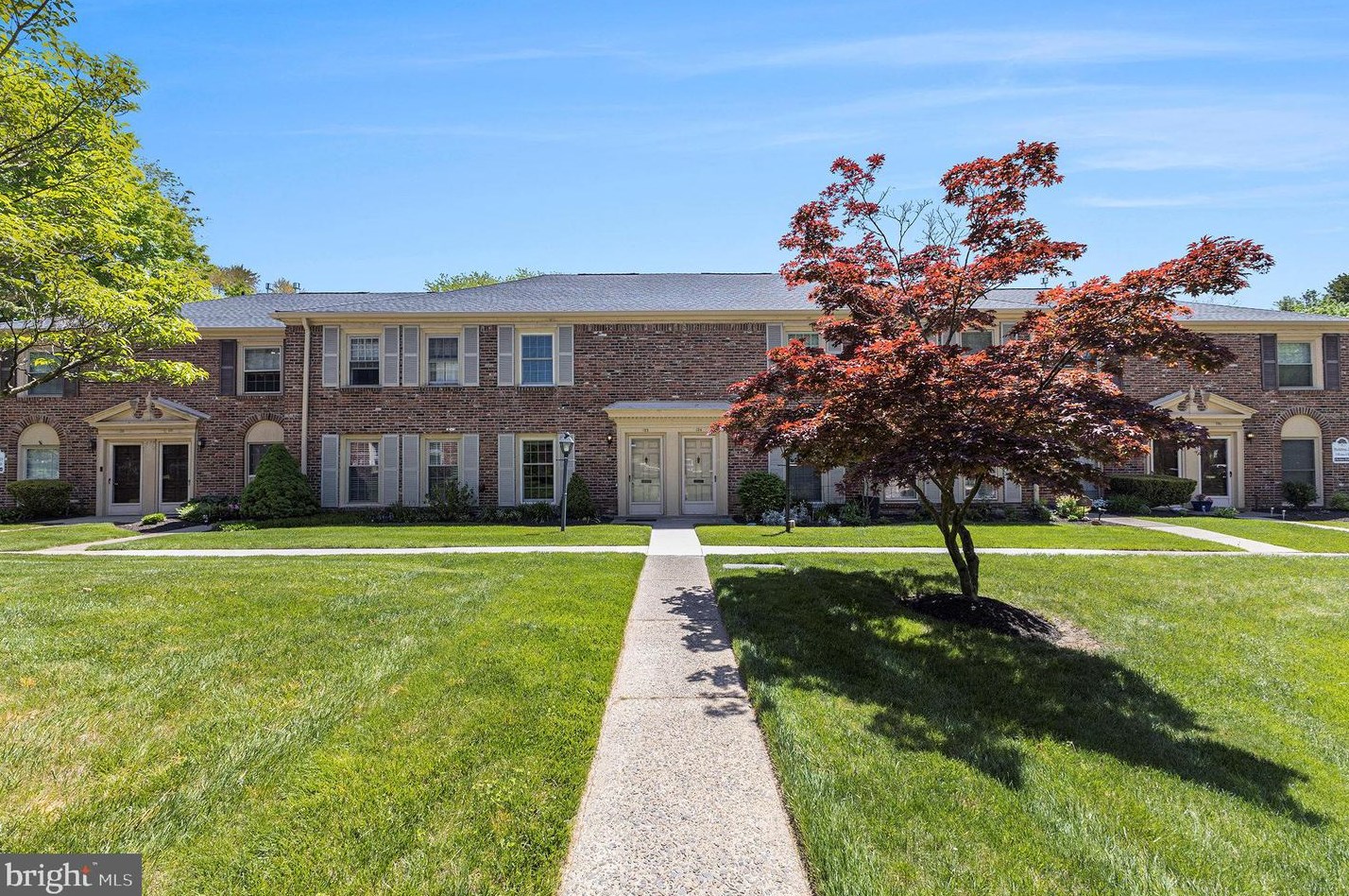 122 Cheshire Dr, Blue Bell, PA 19422-1117