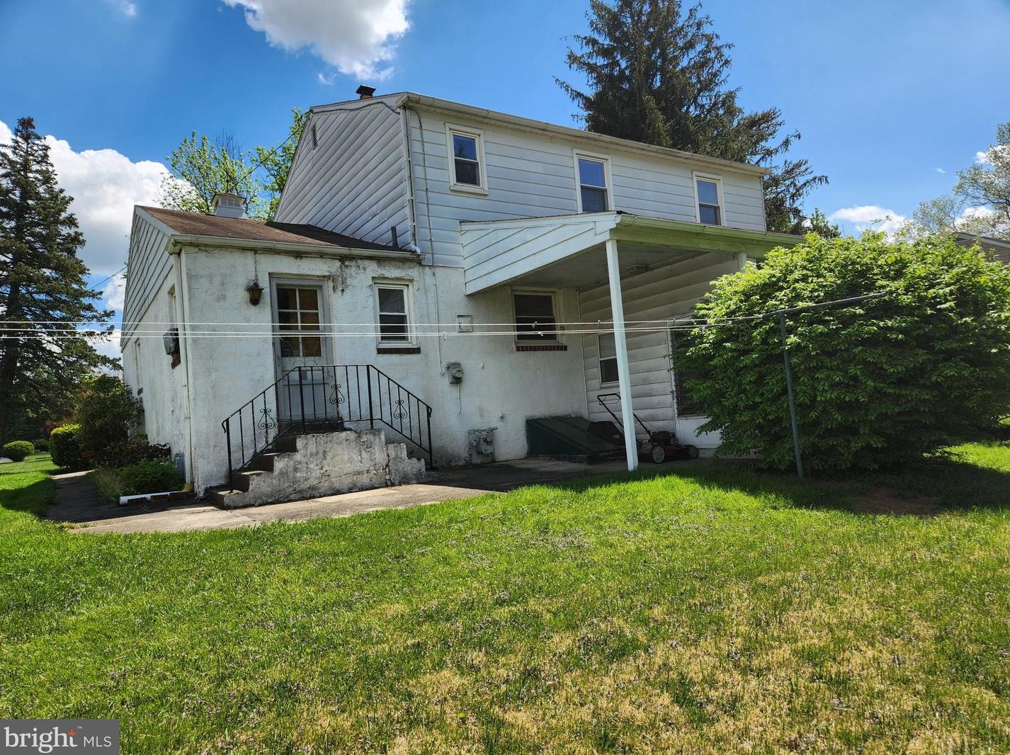 2221 Carol Ln, Norristown, PA 19401