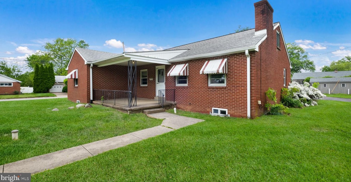 935 Perkiomen Ave, Lansdale, PA 19446-3436