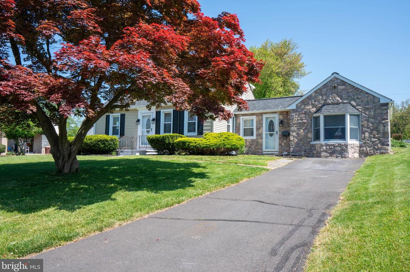 539 Park Ave, Harleysville, PA 19438-1751