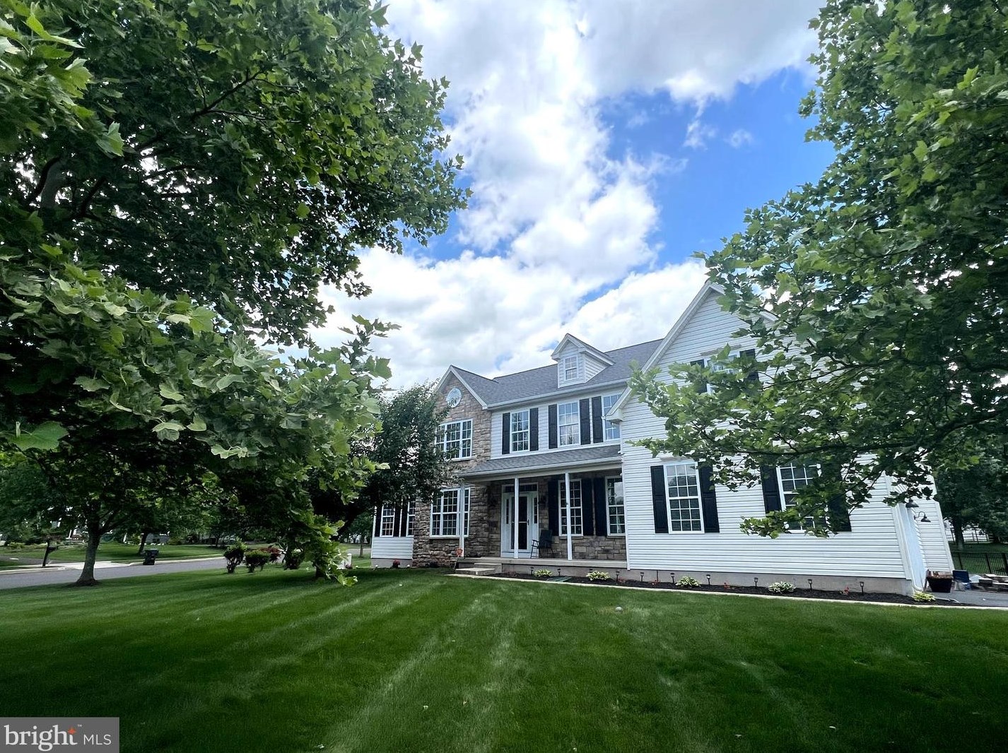 16 Bradford Dr, Collegeville, PA 19473-2608