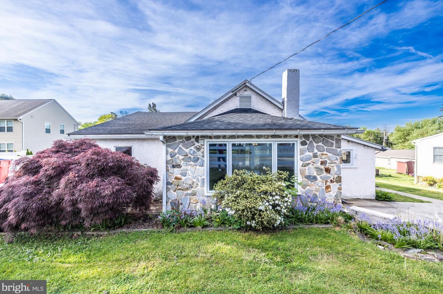 15 Henry Ave, Collegeville, PA 19426-3214
