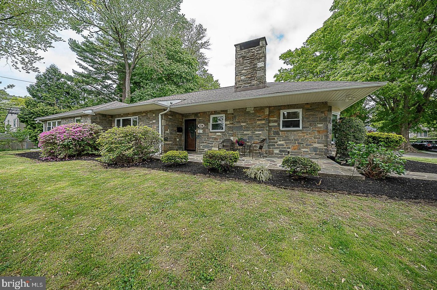 104 Overbrook Pkwy, Penn Wynne, PA 19096-3503