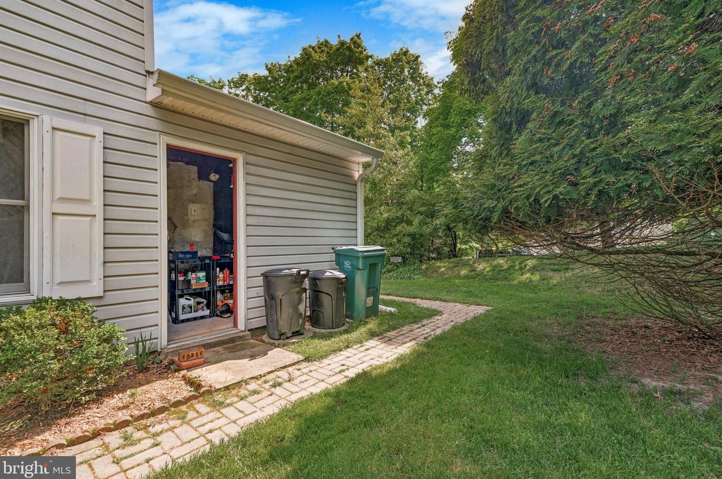 24 Scarlet Oak Dr, Miquon PA 19444-2420 exterior