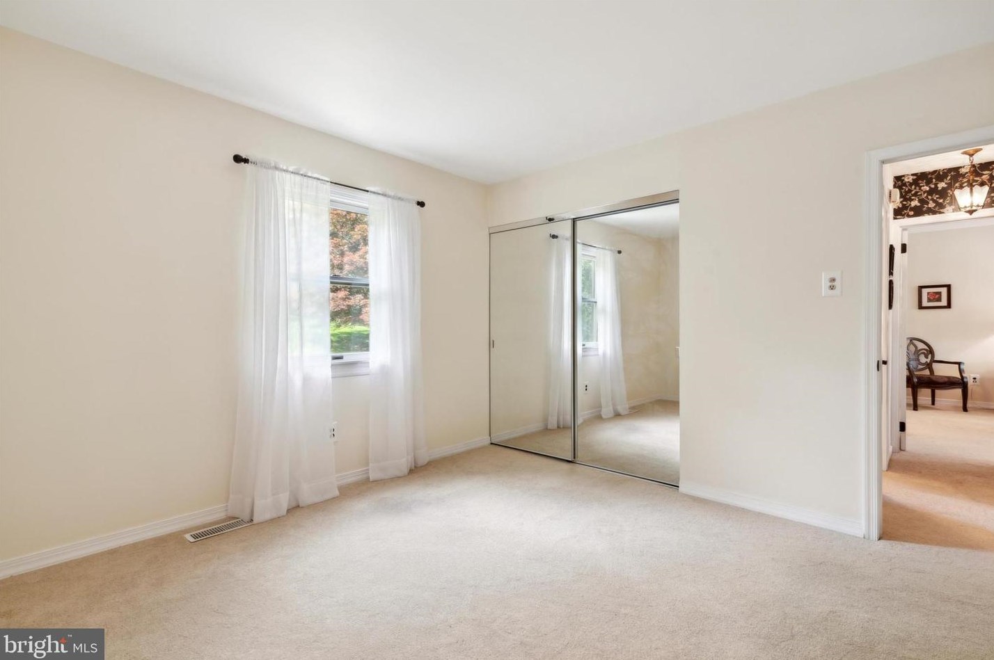 24 Scarlet Oak Dr, Miquon PA 19444-2420 exterior