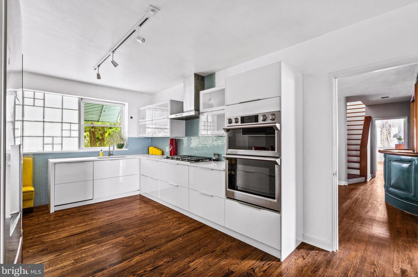 8301 High School Rd, Melrose Park PA  19027-2009 exterior