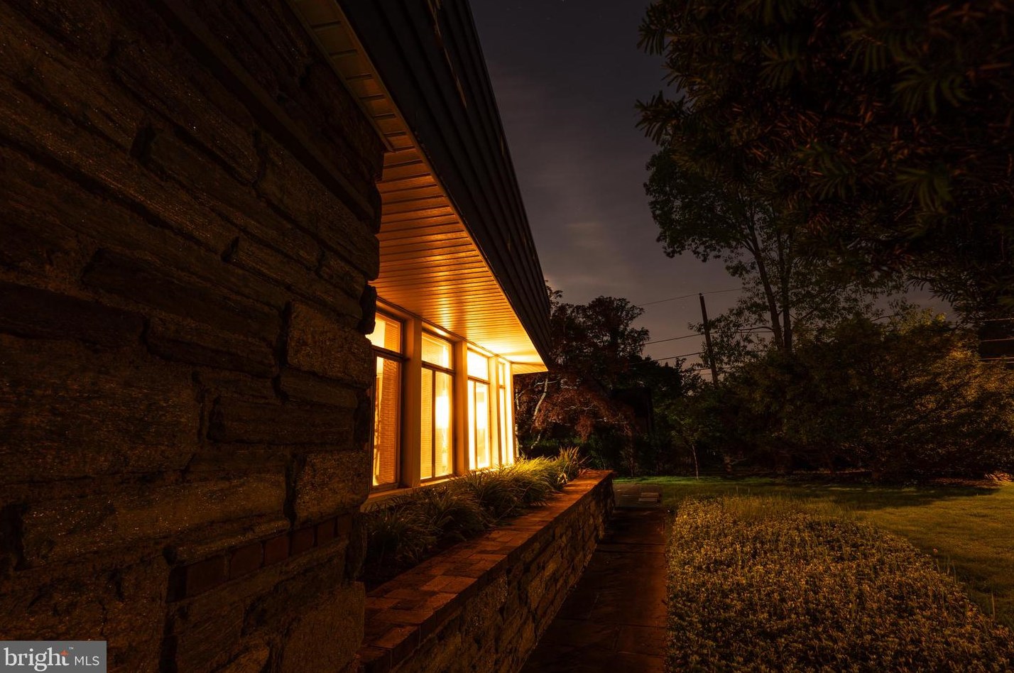 8301 High School Rd, Melrose Park PA  19027-2009 exterior