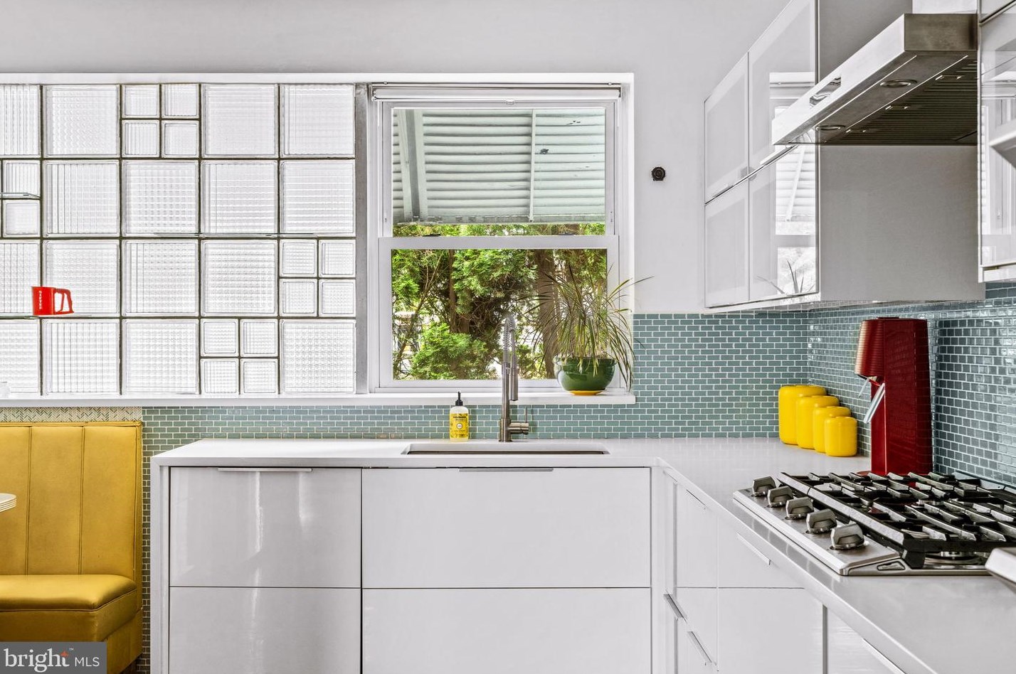 8301 High School Rd, Melrose Park PA  19027-2009 exterior