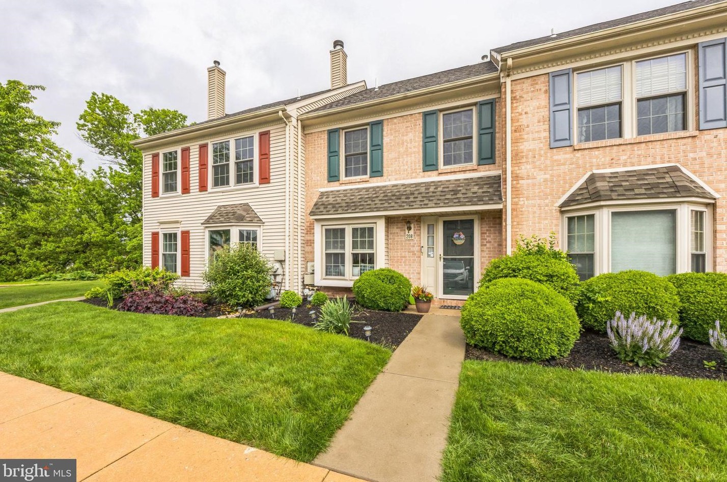 208 Pinetree Ct, Pottstown, PA 19464