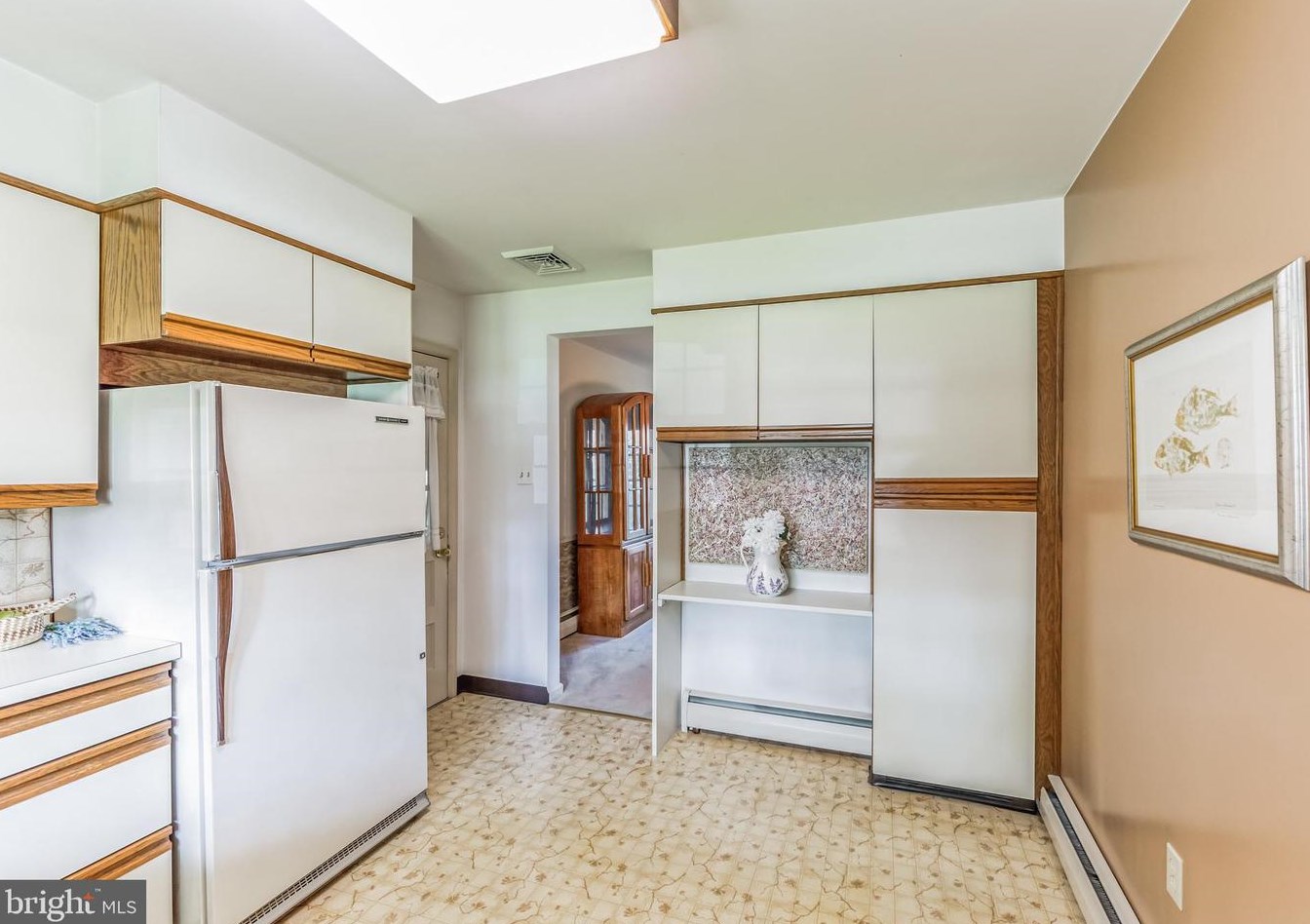 224 Oakland Pl, North Wales PA  19454-2462 exterior