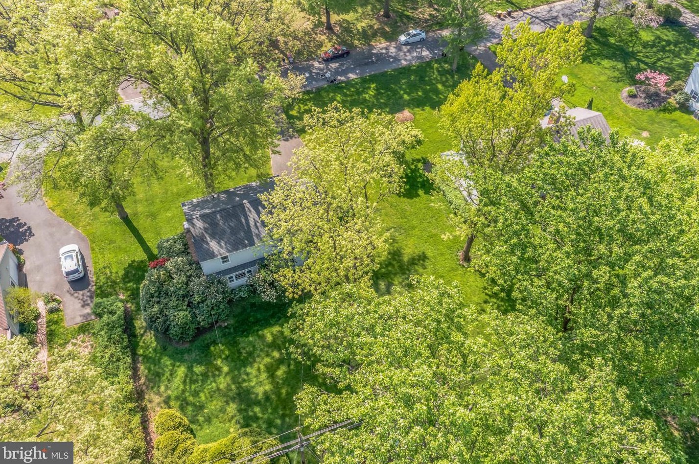 224 Oakland Pl, North Wales PA  19454-2462 exterior