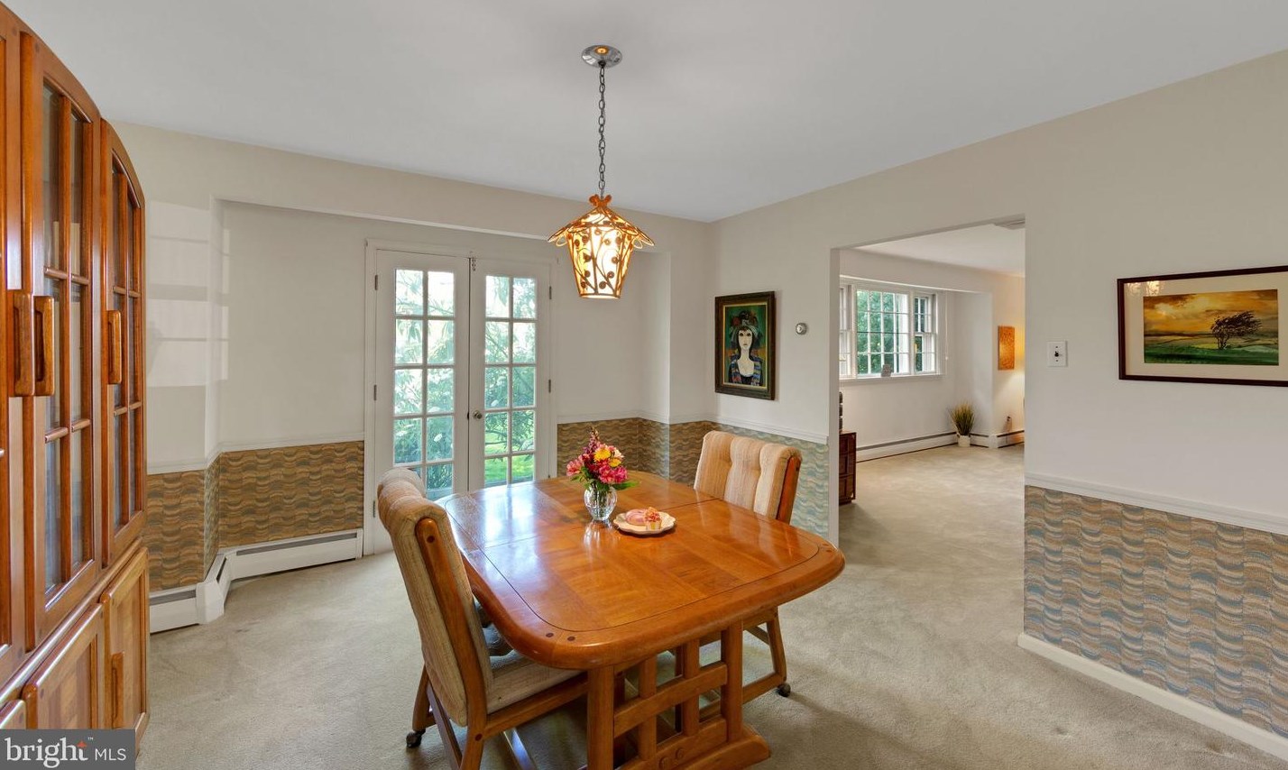 224 Oakland Pl, North Wales PA  19454-2462 exterior