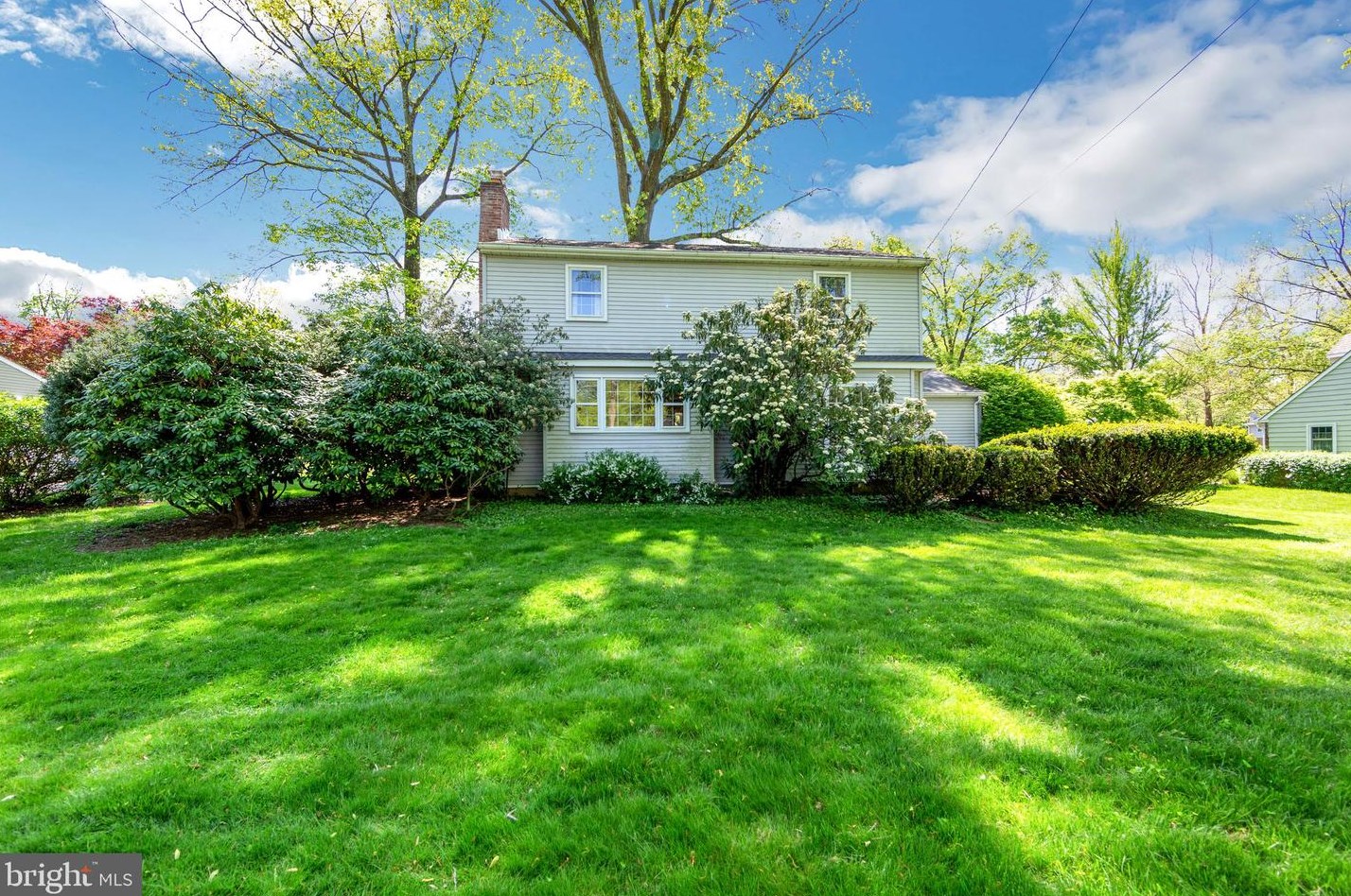224 Oakland Pl, North Wales PA  19454-2462 exterior