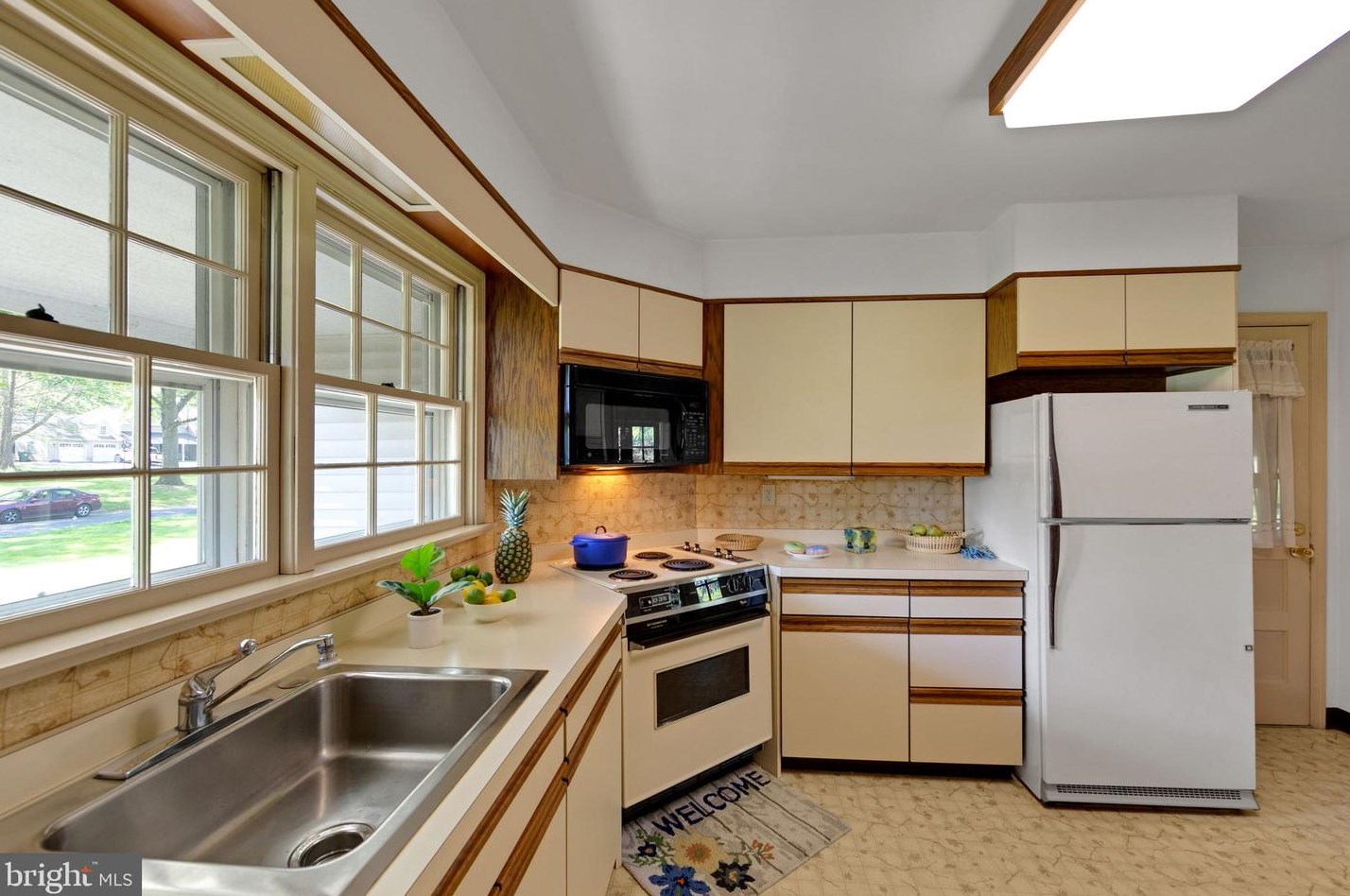 224 Oakland Pl, North Wales PA  19454-2462 exterior
