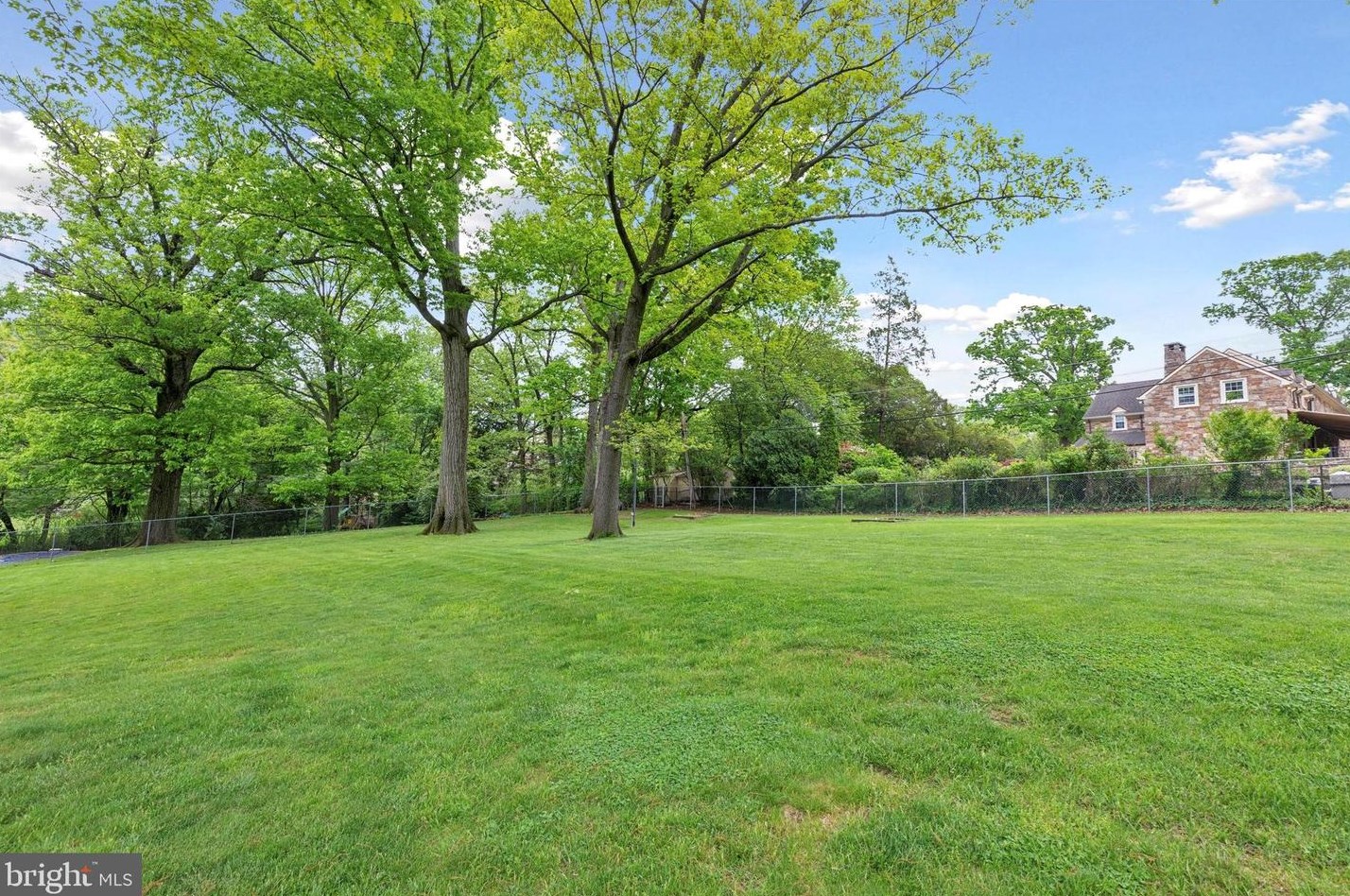 1504 New Hope St, Norristown PA 19401-3548 exterior