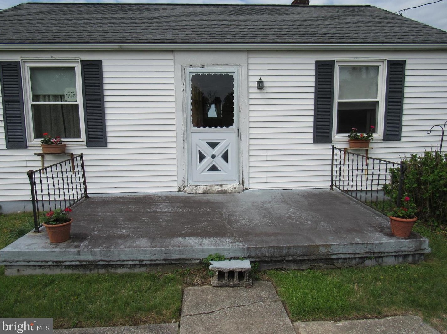 1636 Farmington Ave, Pottstown PA 19464-1401 exterior