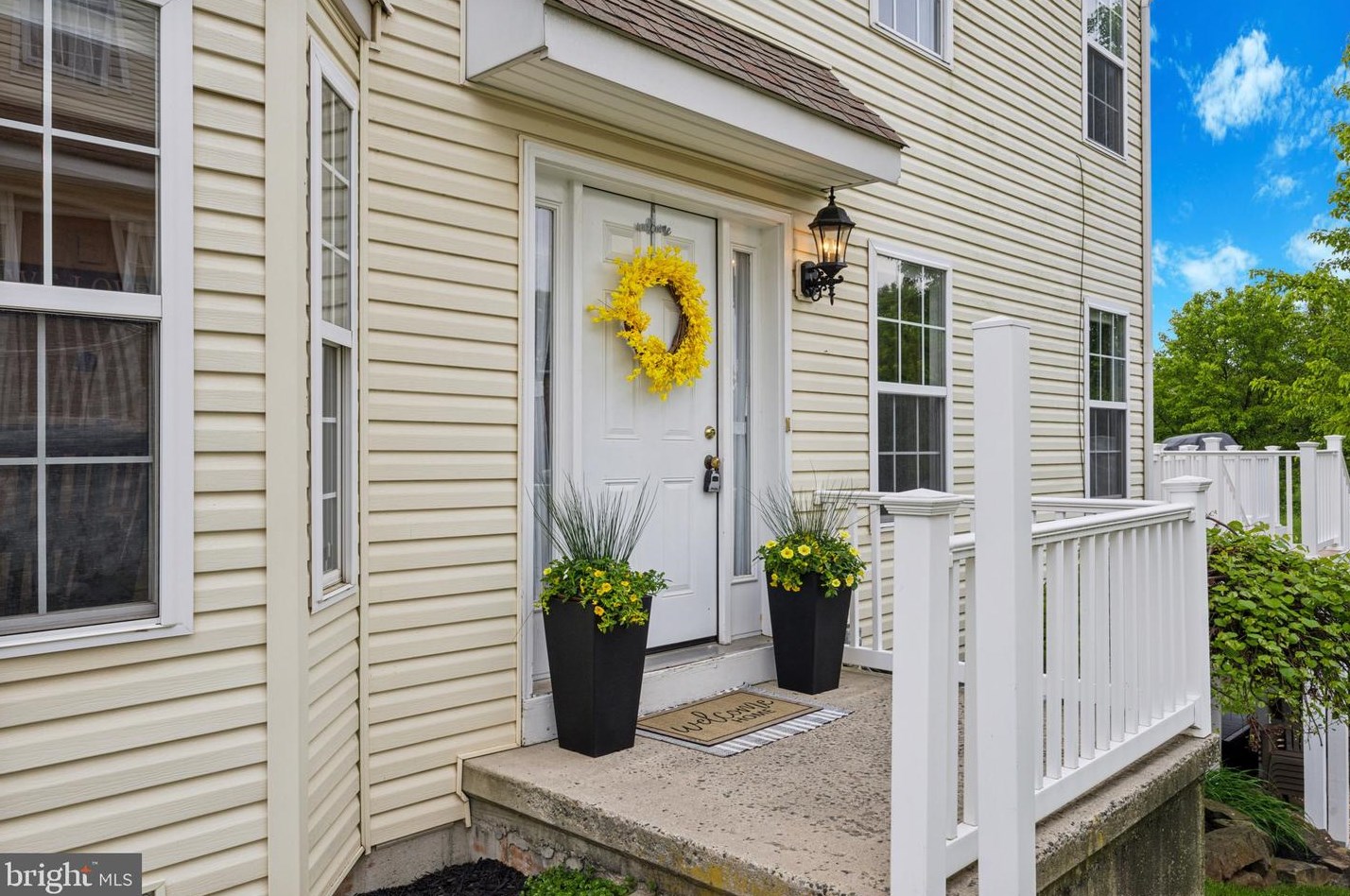 227 6th St, East Greenville, PA 18041-1316