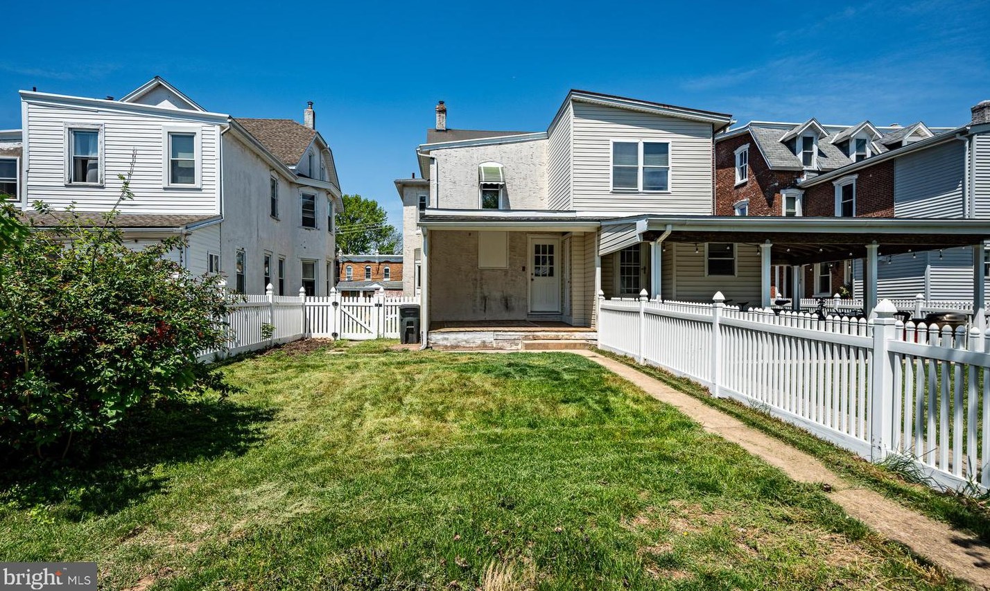 526 Walnut St, Limerick PA 19468-2413 exterior