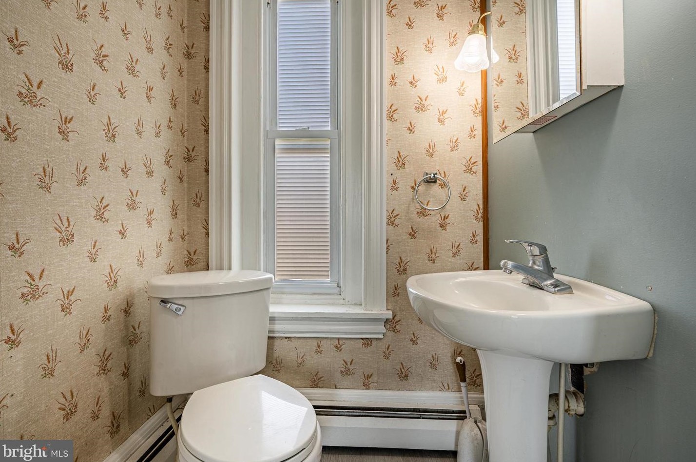 526 Walnut St, Limerick PA 19468-2413 exterior