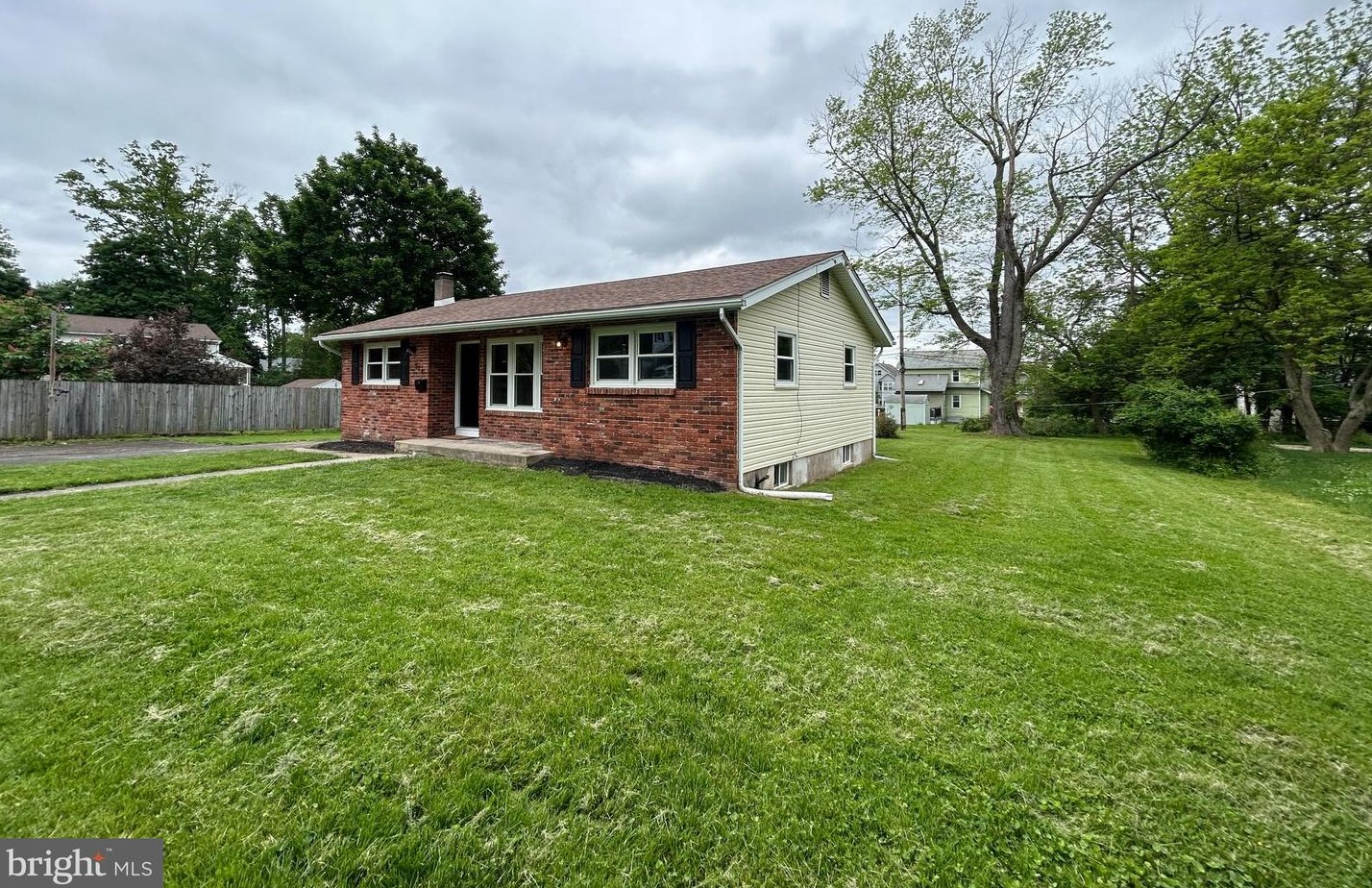 514 Montgomery Ave, North Wales, PA 19454-2954