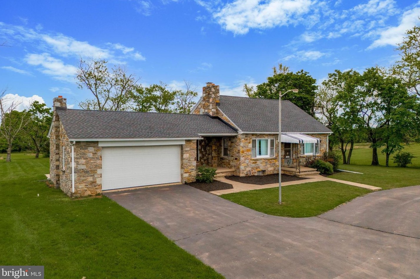1422 Old Skippack Rd, Harleysville, PA 19438-1438