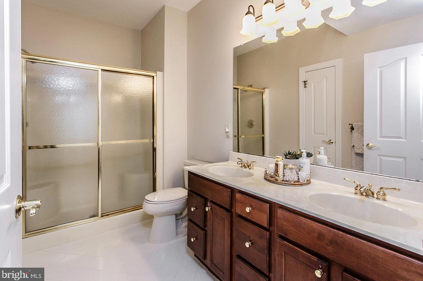 8 Newbury Way, Lansdale PA 19446-4379 exterior