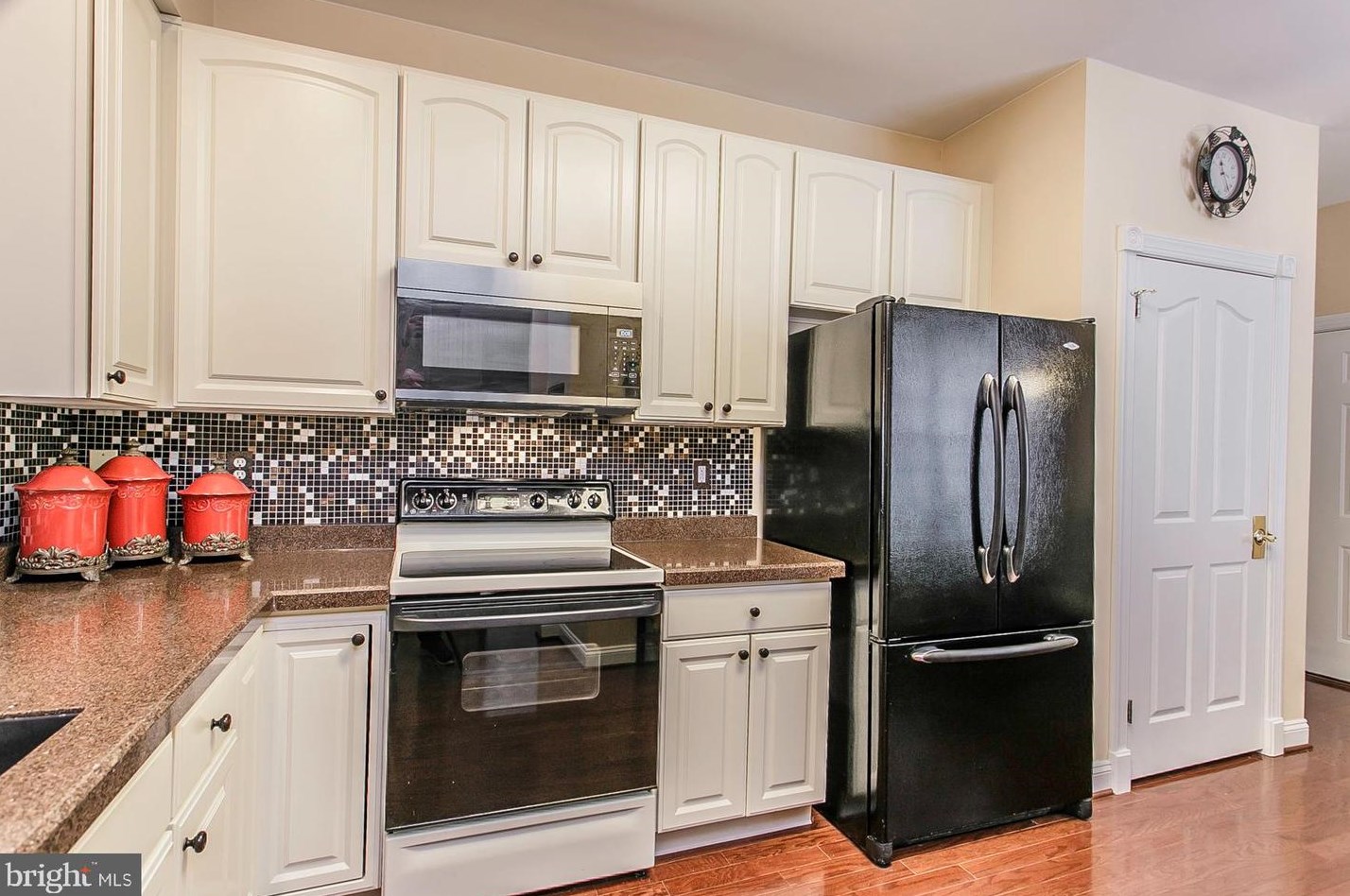 8 Newbury Way, Lansdale PA 19446-4379 exterior