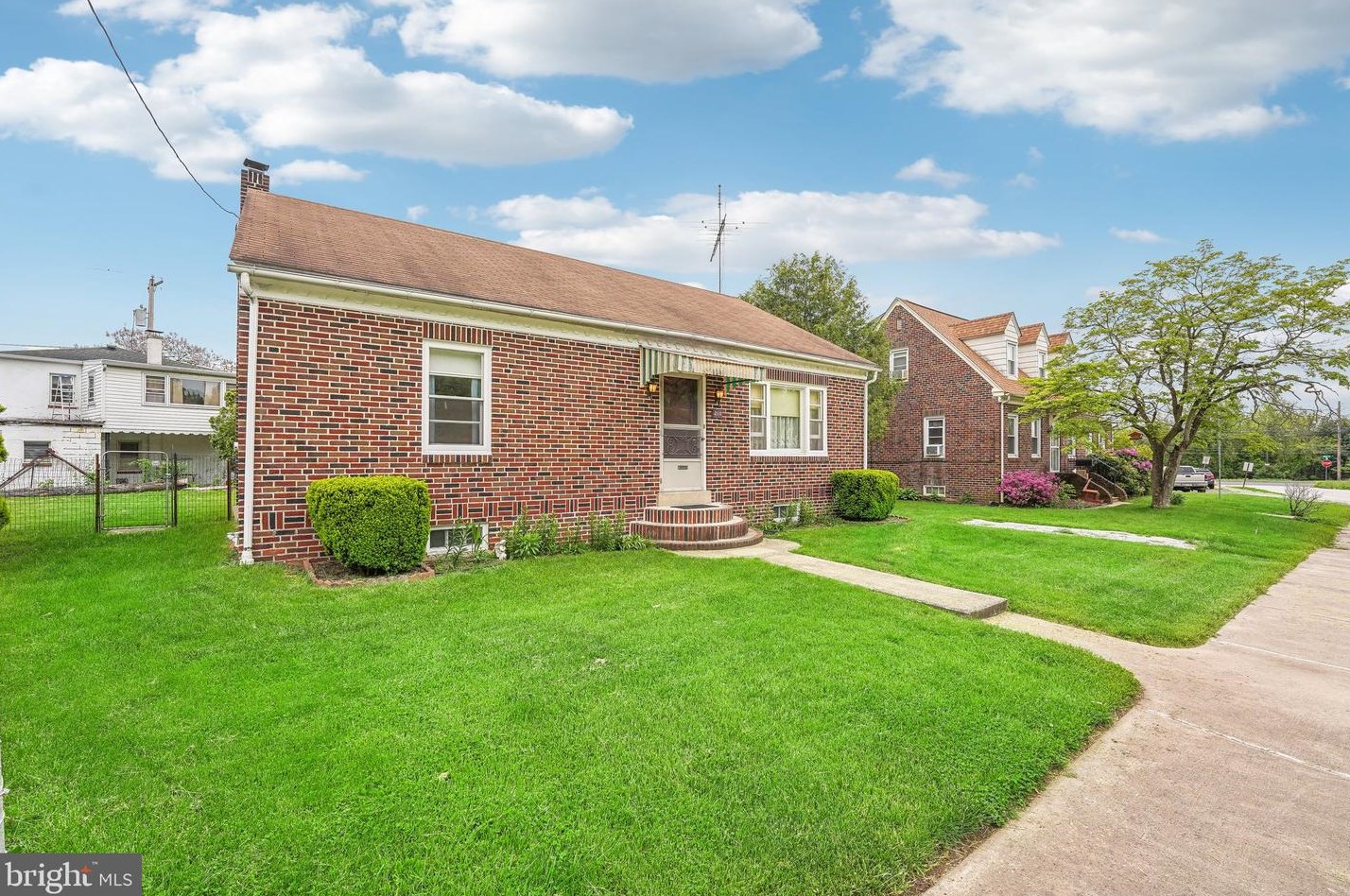 210 Glasgow St, Pottstown, PA 19464-6633