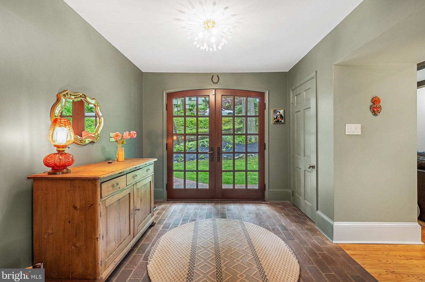 290 Danell Rd, Wayne, PA 19087-4612