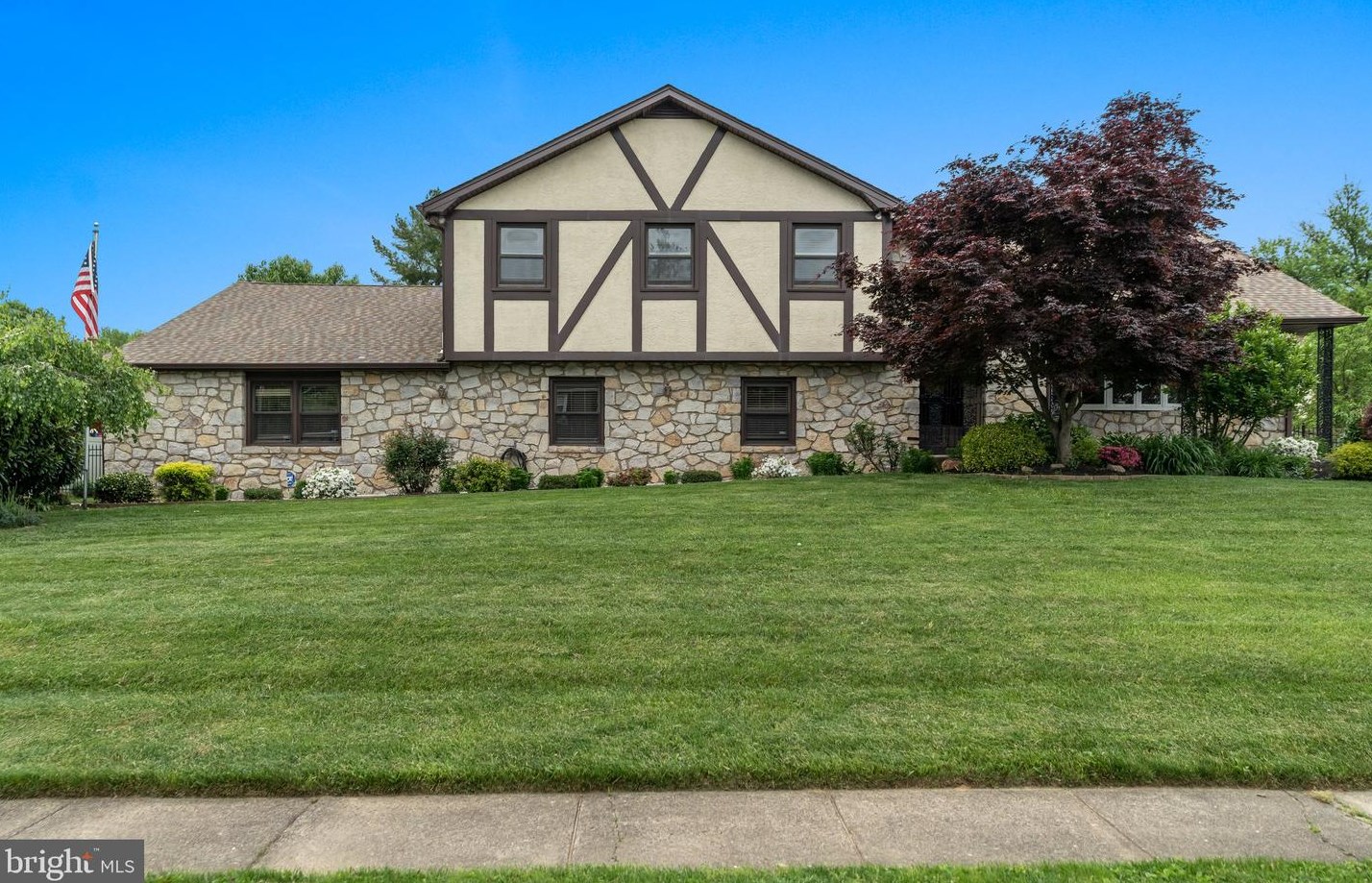 3778 Wheatsheaf Rd, Huntingdon Valley, PA 19006-2810