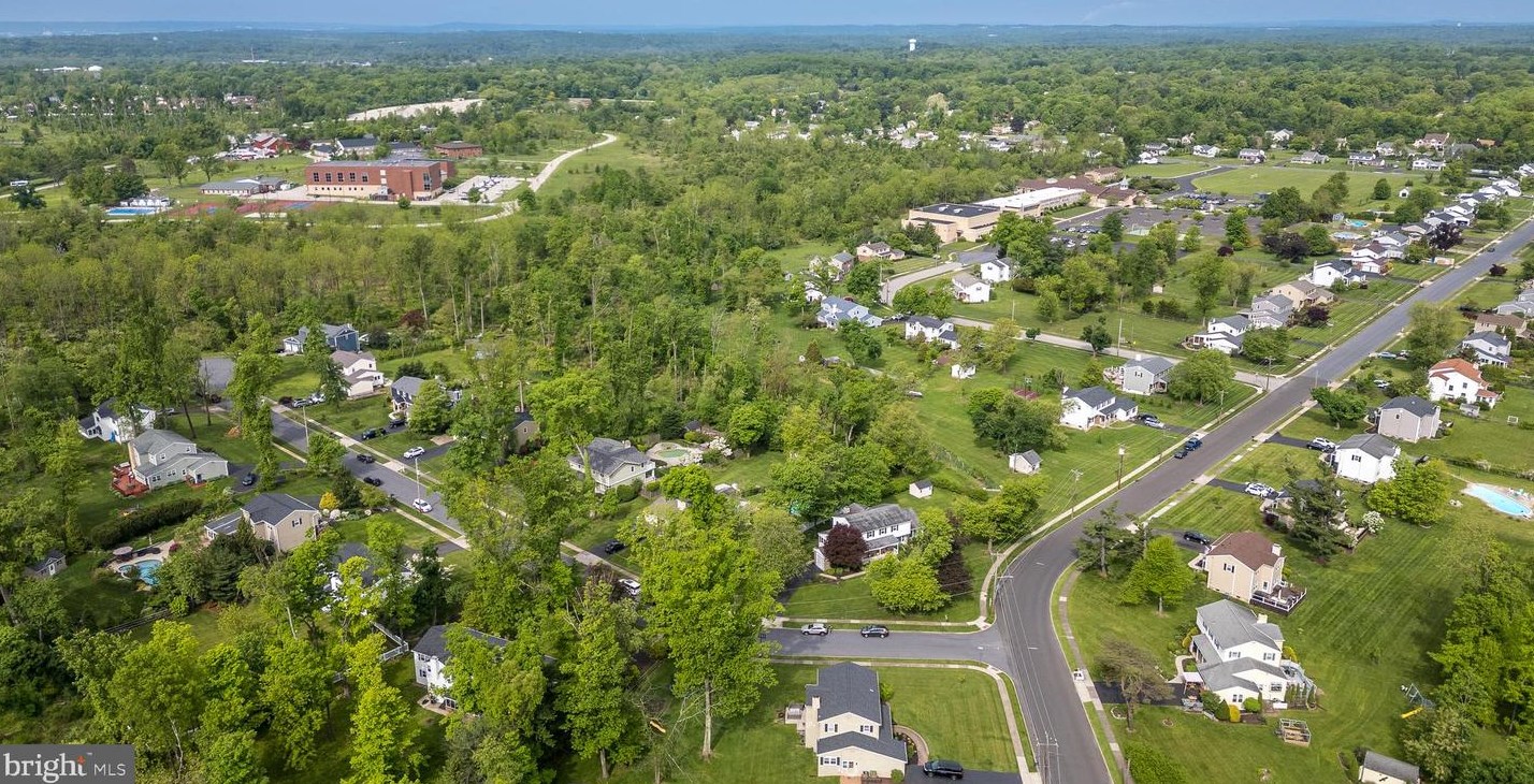 890 Bell Ln, Prospectville PA 19002-2905 exterior