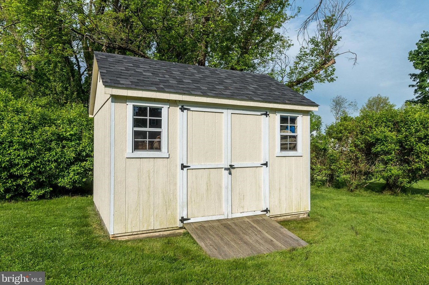 890 Bell Ln, Prospectville PA 19002-2905 exterior