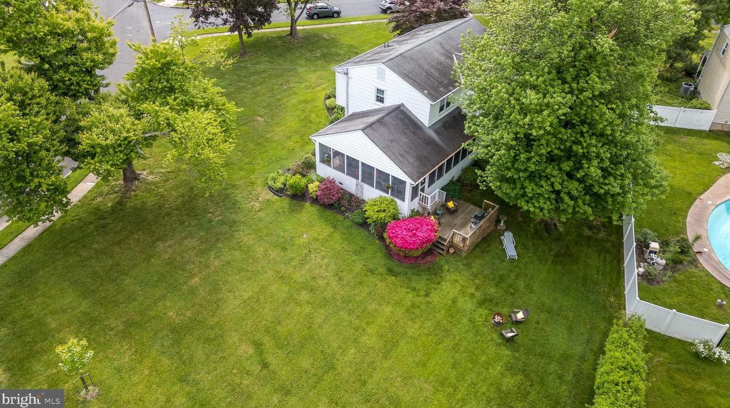 890 Bell Ln, Prospectville PA 19002-2905 exterior