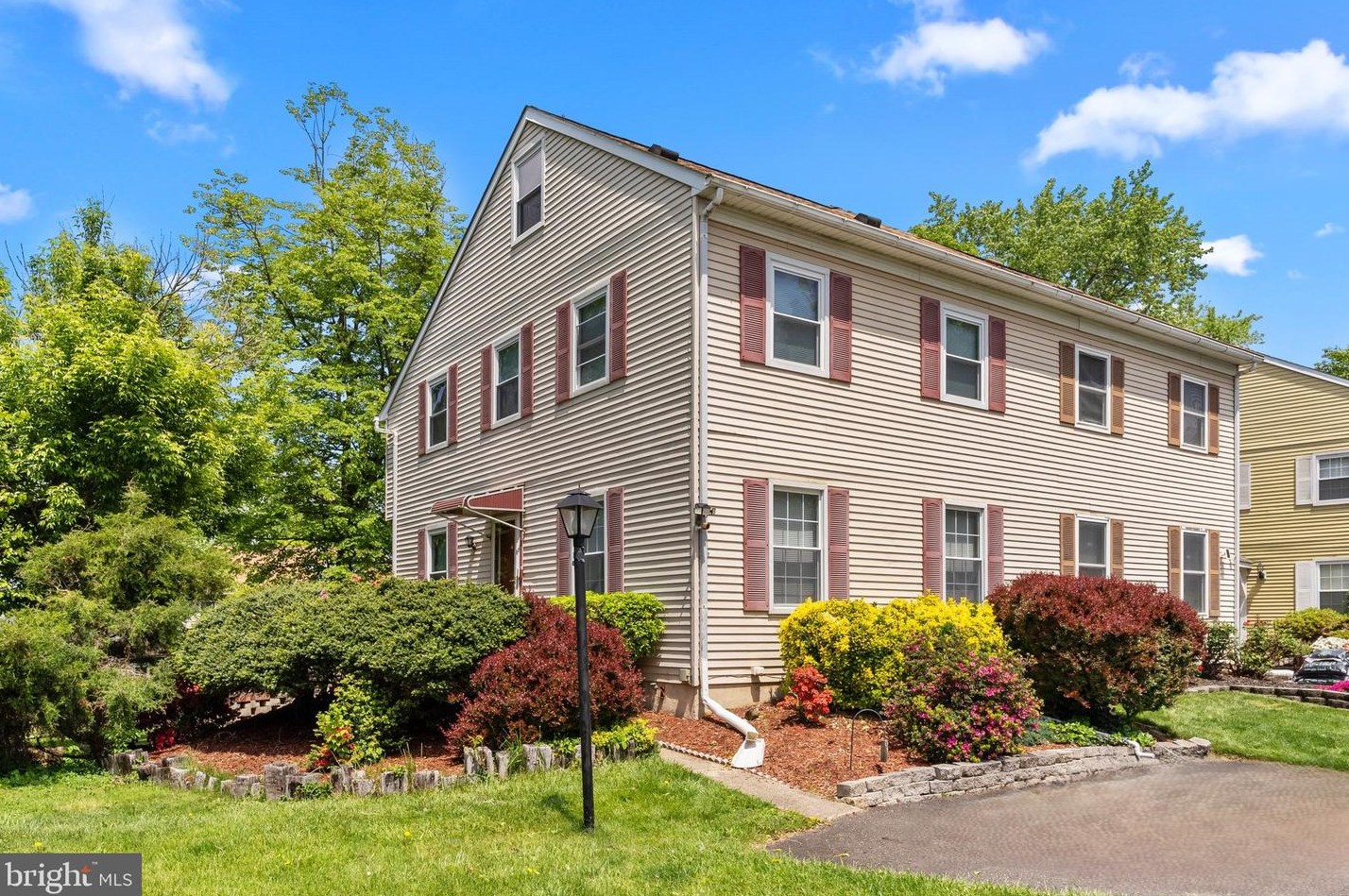 120 Deerpath Dr, Lansdale, PA 19446-1424