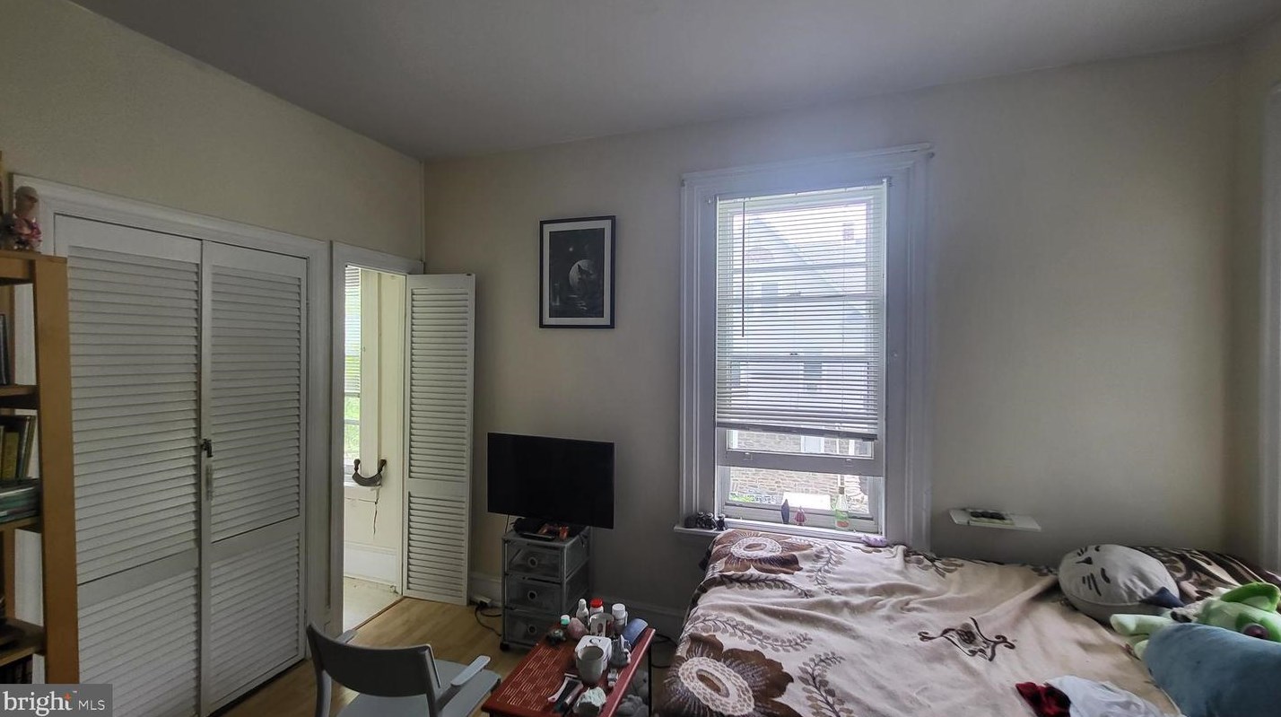 121 Walnut Ave, Ardmore PA  19003-2103 exterior