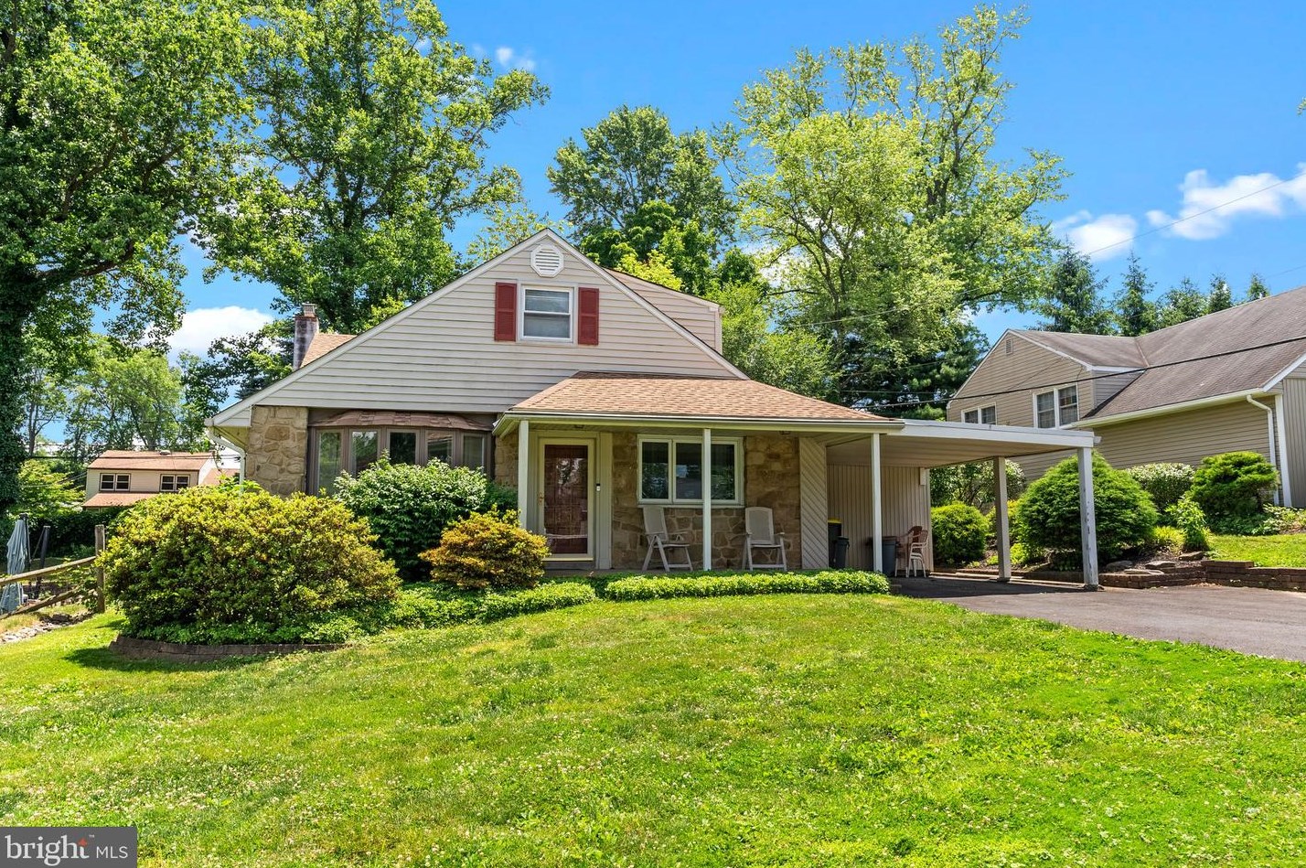 166 Sleighride Rd, Willow Grove, PA 19090