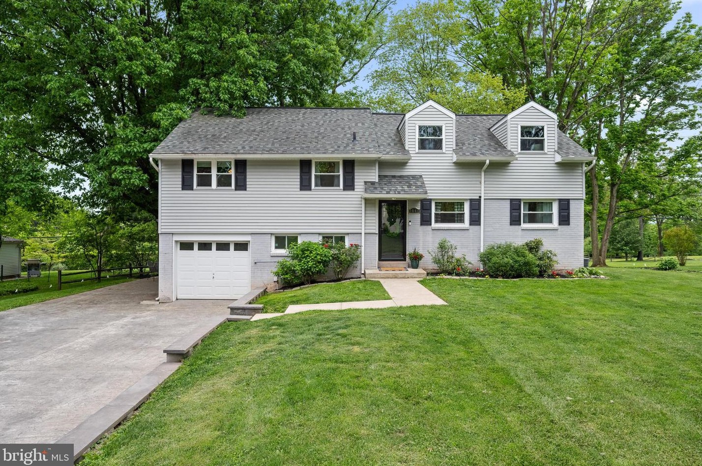 1040 Betzwood Dr, Norristown, PA 19403-3604