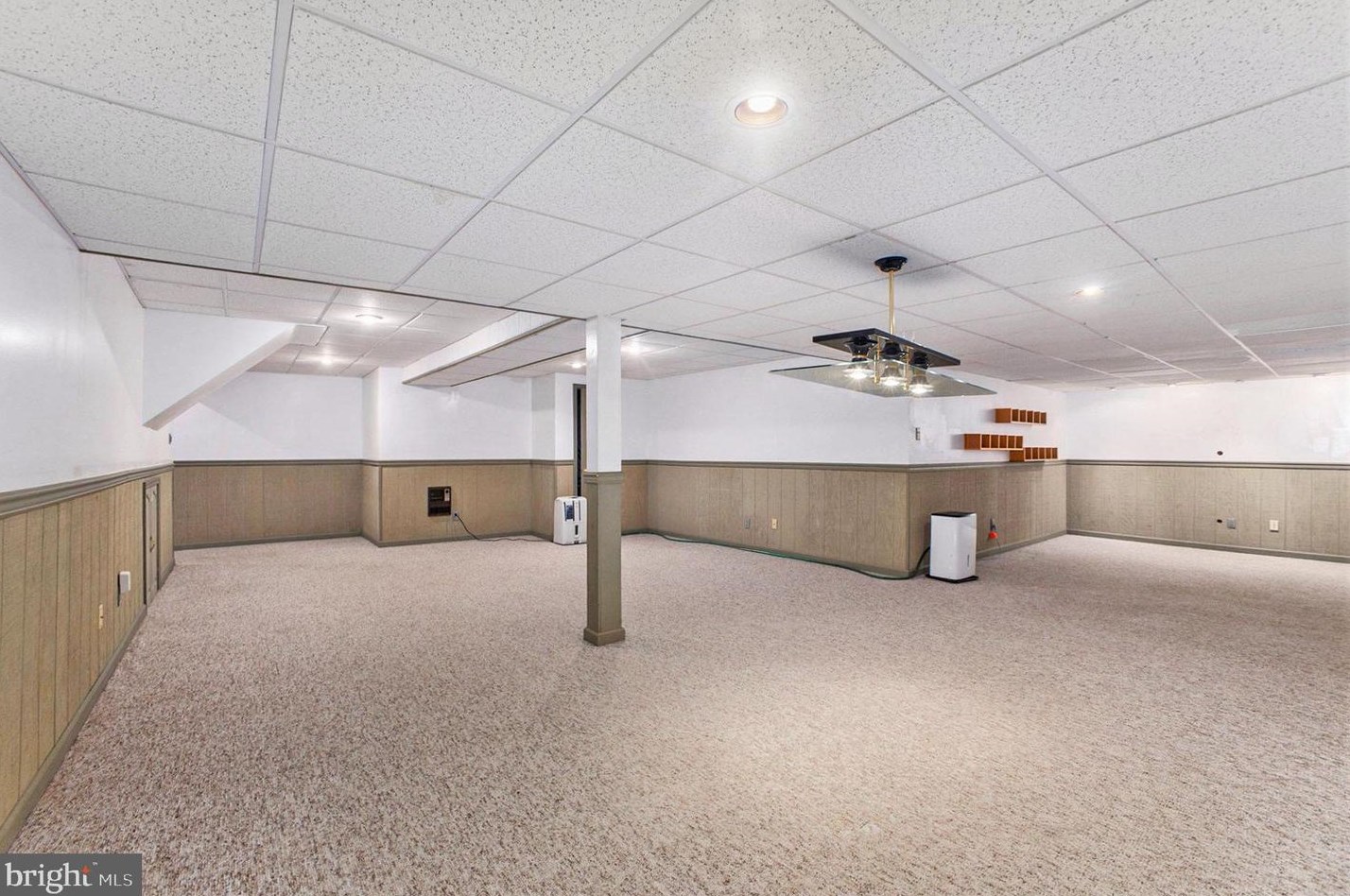 1989 Armstrong Dr, Lansdale PA 19446-5641 exterior